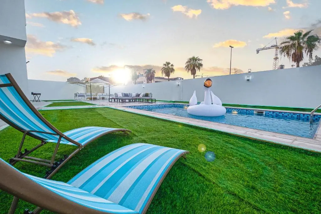 Luxury Modern White Villa on Island 9,500 sqft