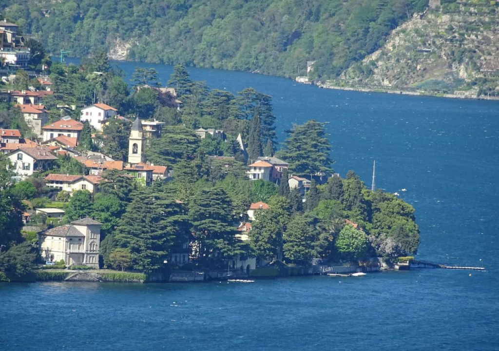 Le Finestre sul Lago