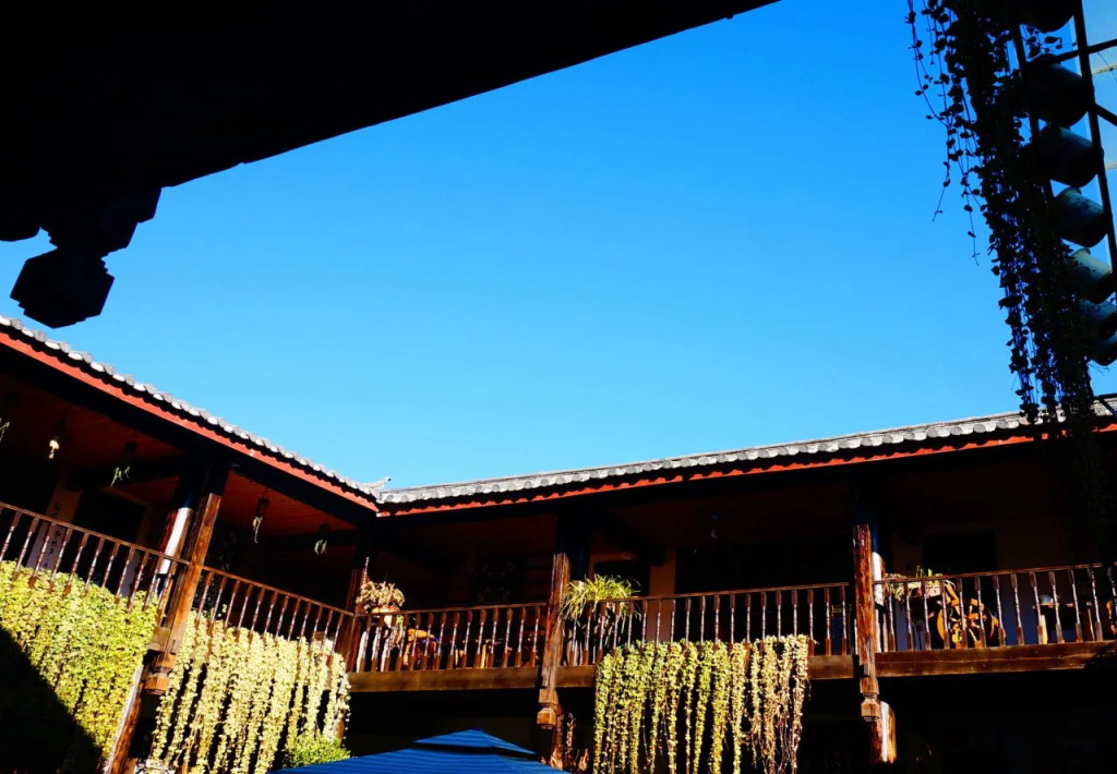 Lijiang Wangjia Courtyard Inn