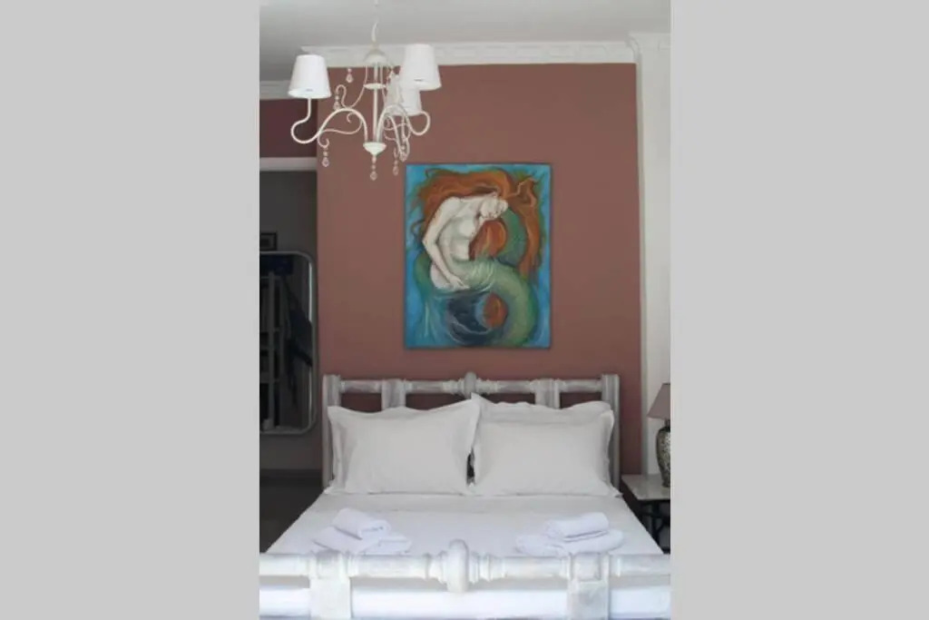 Marys Art and Cultural House 100meters from the beach