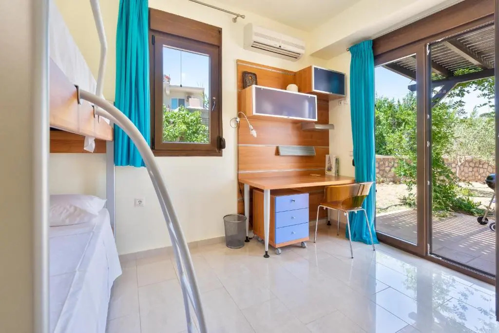 Smaragdi Beachfront Villa