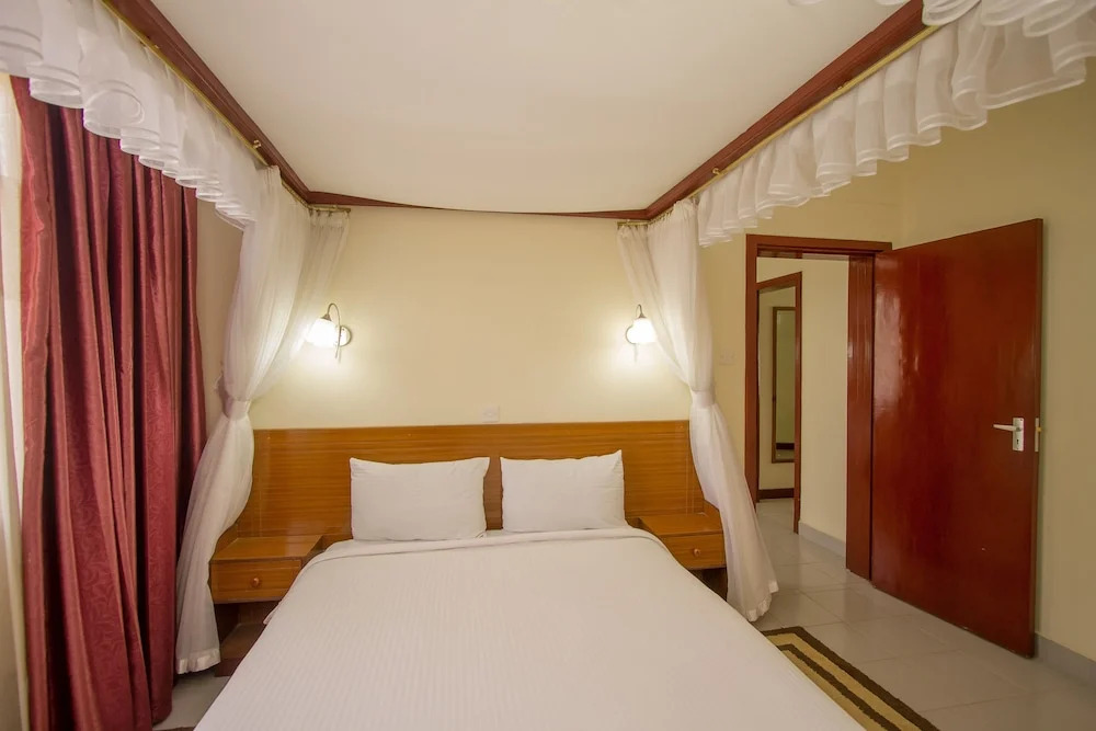 Sirikwa Hotel