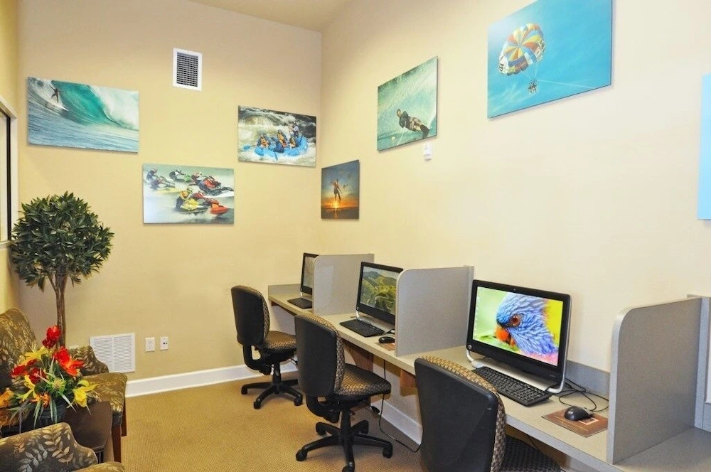 6-bedroom house w/ private pool 10 min from Disney