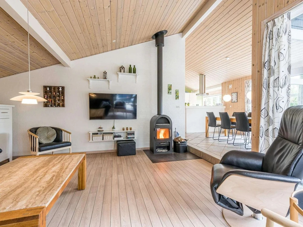 7 Person Holiday Home in Henne