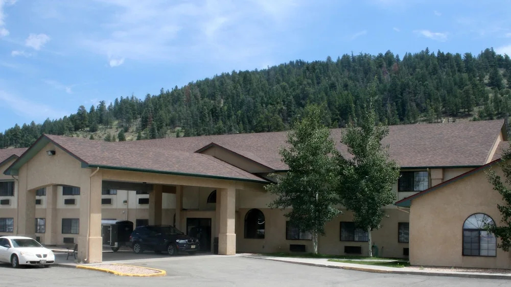 Allington Inn & Suites South Fork