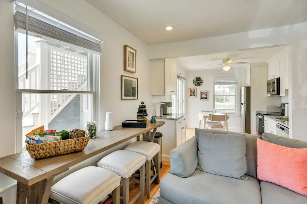 Walkable + Convenient! 1st-floor Apt in Middletown