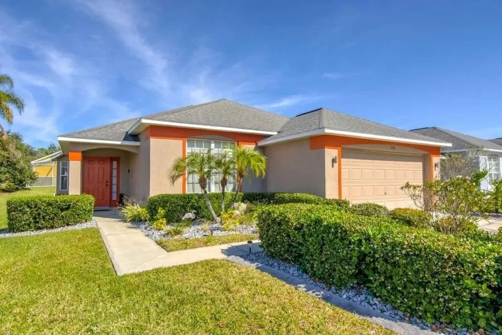Private Pool In Golf Resort! 4 Bedroom Home by RedAwning