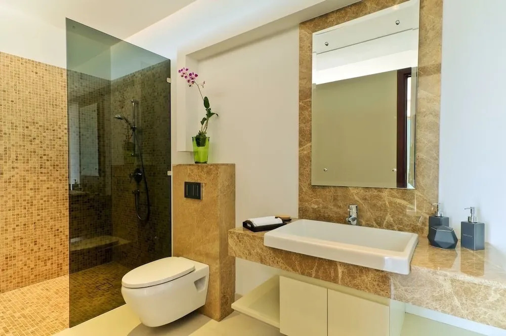 "panoramic Seaview 650sqm 4br Pool Villa 2 min Drive to Naithon Beach"