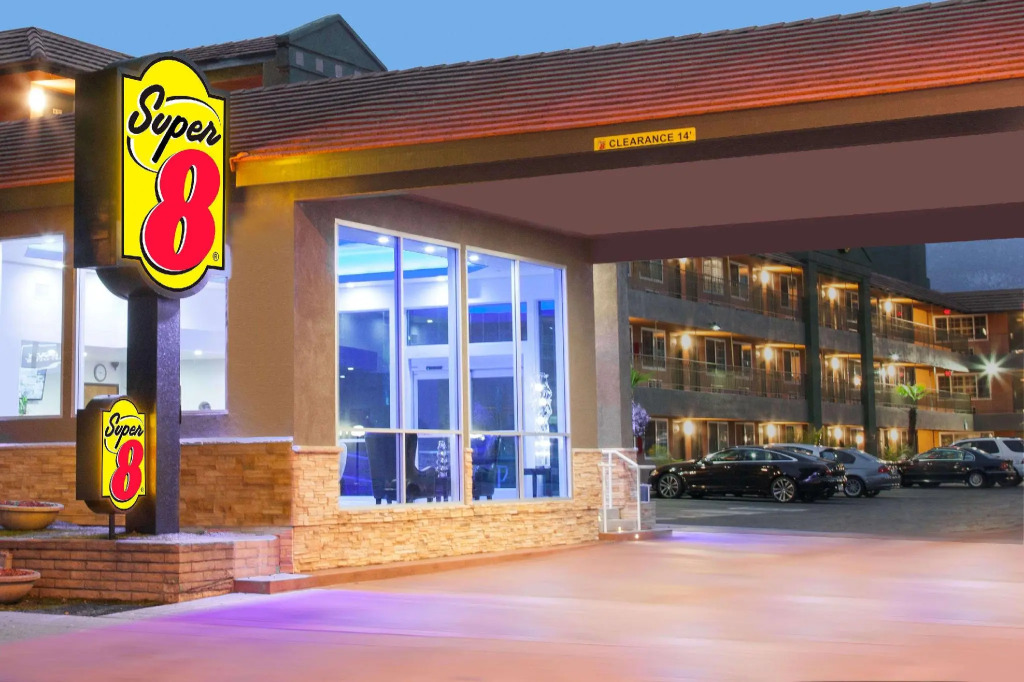 Motel 6 Pasadena, CA Old Town Pasadena Area
