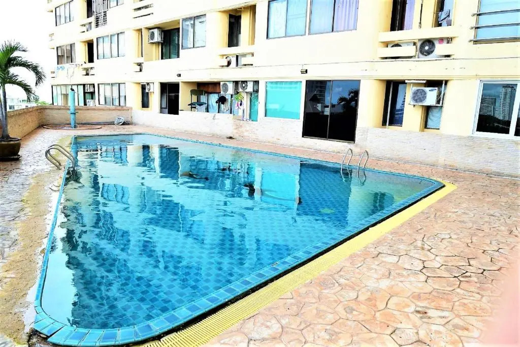 Thepthip Mansion Pattaya 5th floor studio apartment