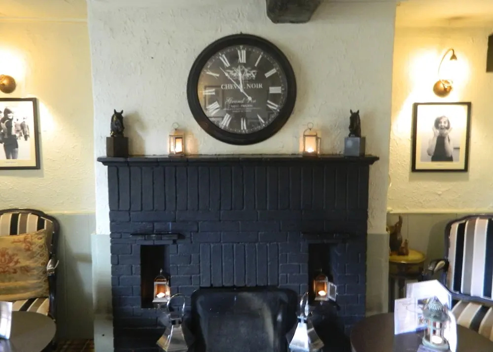 Berts Rooms at The Black Horse Inn
