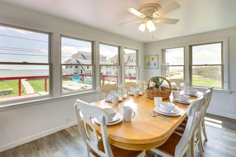 Charming Niantic Vacation Rental Walk to Beach!