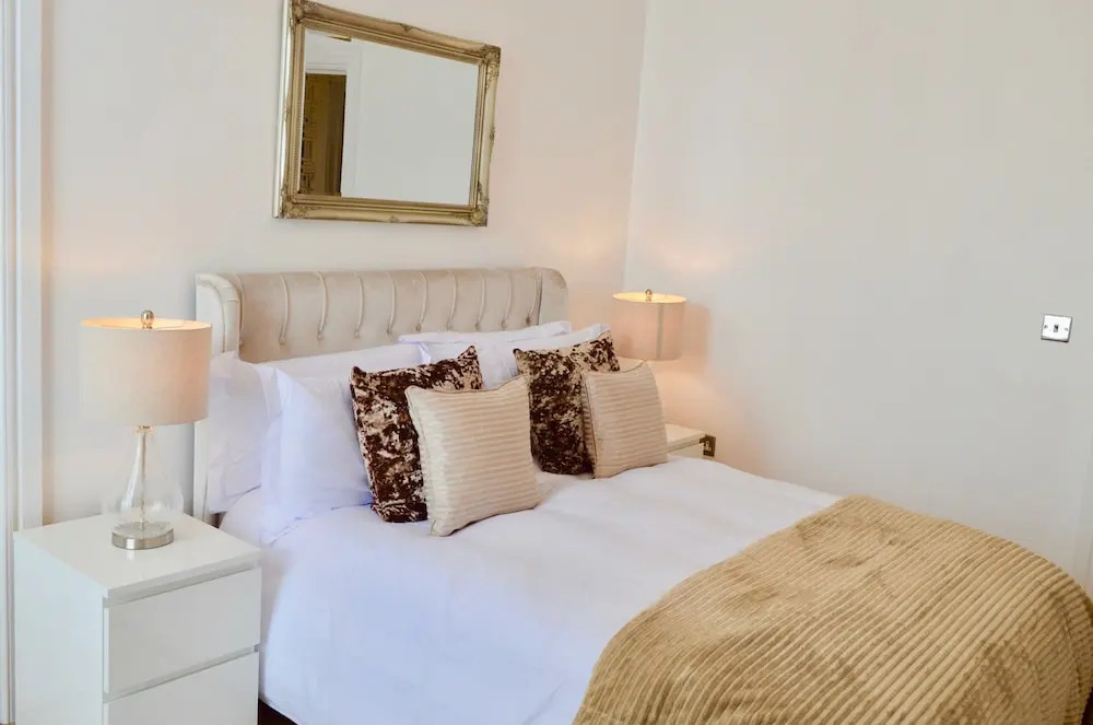 2 Bedroom Apartment With Parking