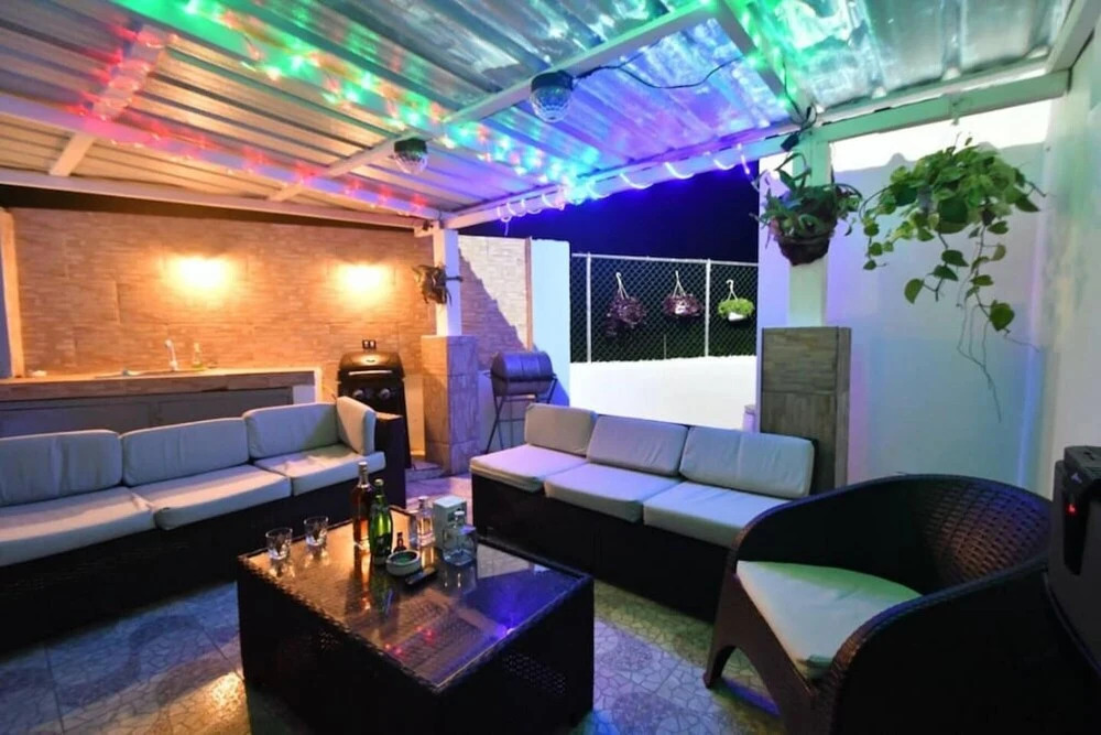 Gorgeous Spacious Property in Prime Beach Location
