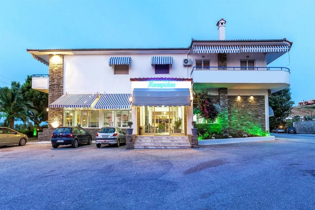 Xenios Port Marina Hotel