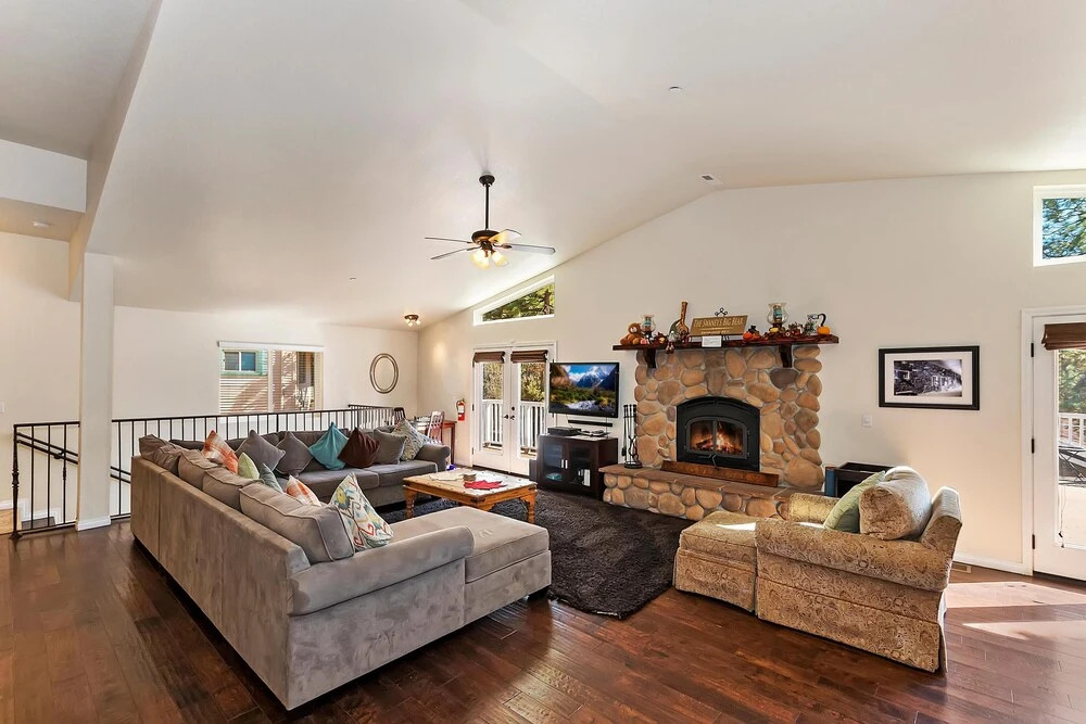 040 - Bear Lake Retreat
