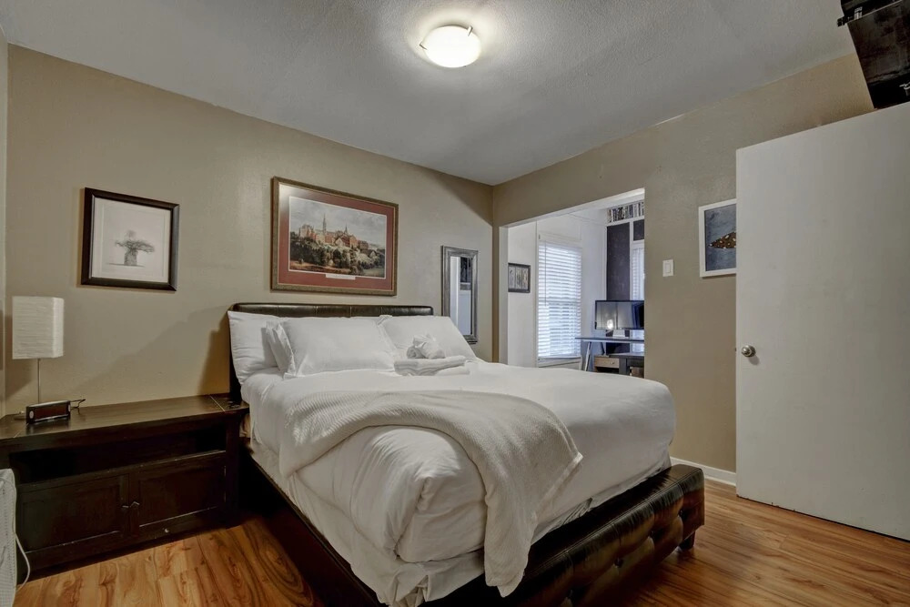 Austin Condo in Hip Travis Heights - 1 Br condo by RedAwning