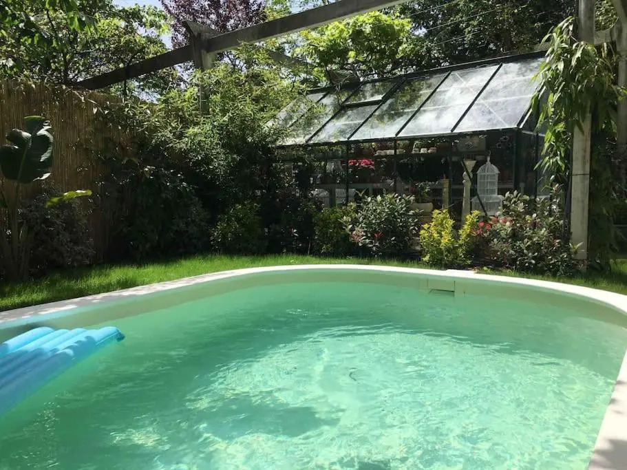 Cap d'Antibes 50m from the beach 3 bedrooms/Pool