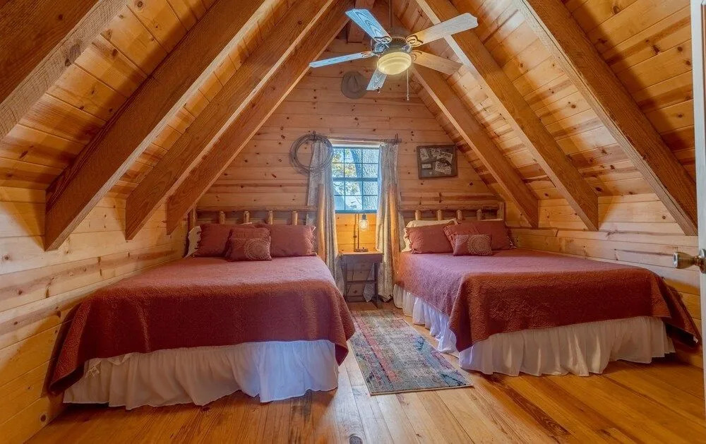 The Lazy K 3 Bedroom Cabin by RedAwning