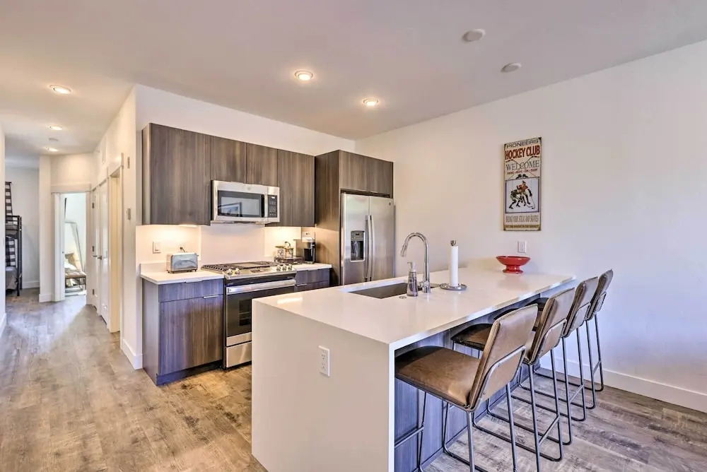 Hot Tub & Balcony: Riverfront Silverthorne Condo!