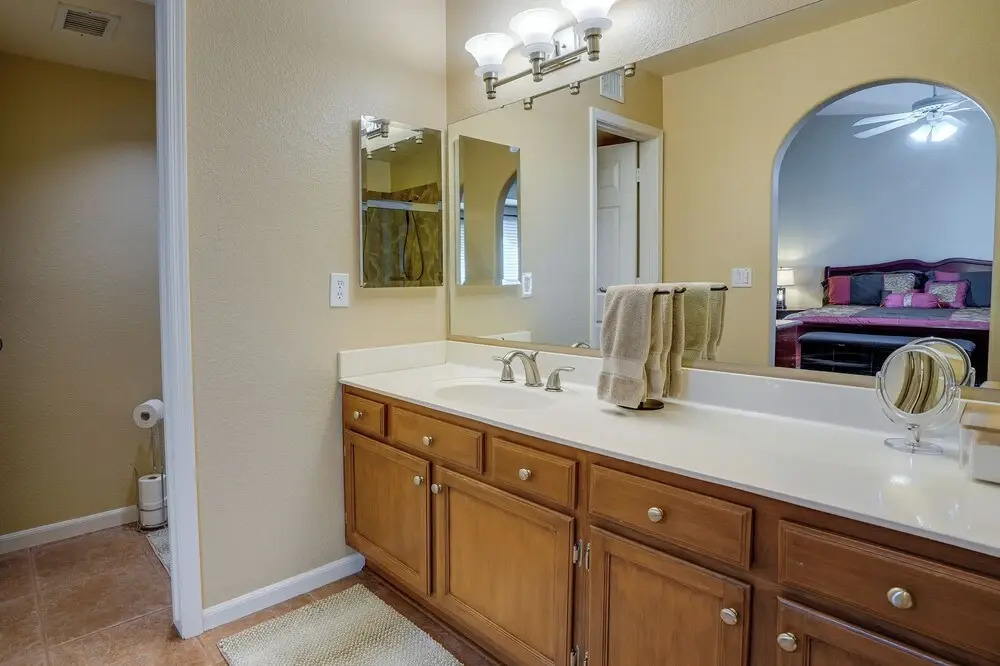 Pet-friendly Yard! Home Near State Farm Stadium