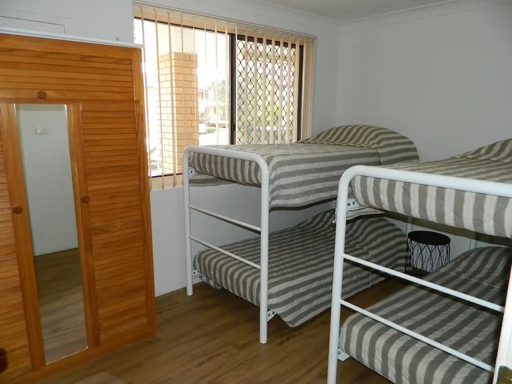 26 Wallis View - Opposite the Lake - 3 Bedroom Apartment