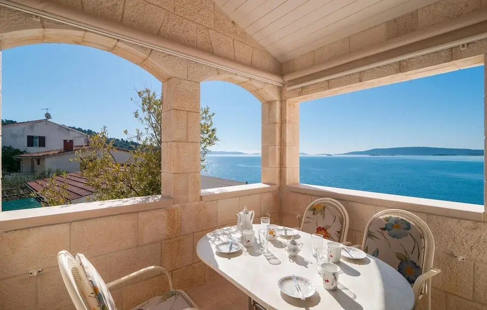 Awesome Apartment in Okrug Donji With 1 Bedrooms and Wifi