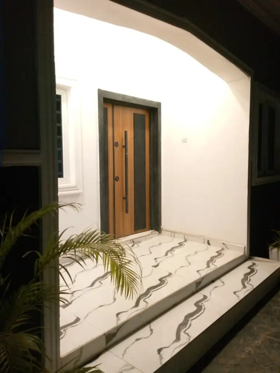 Inviting 2-bed Apt With Parking in Ifako-ijaiye