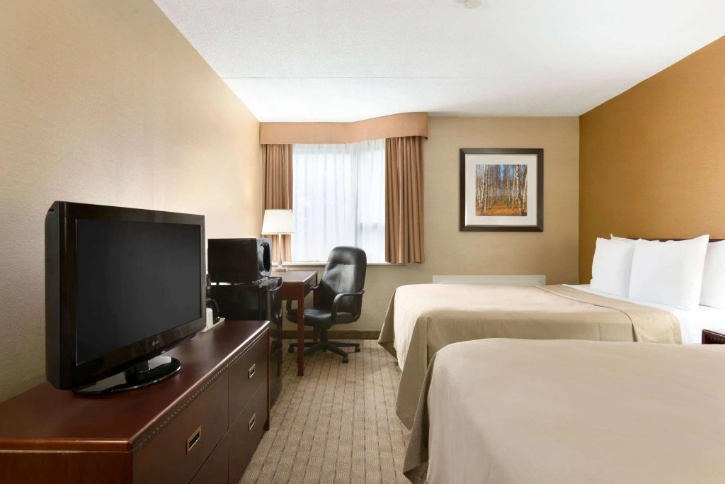 Travelodge by Wyndham Toronto East