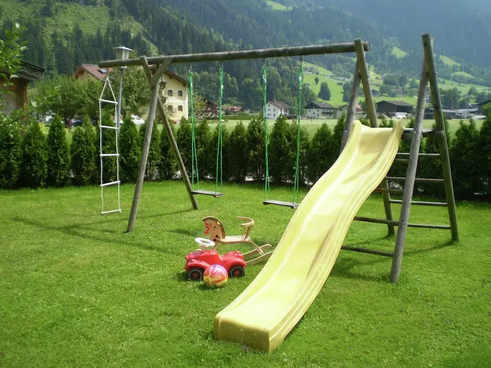 Welcoming Apartment in Ramsau im Zillertal near Ski Area