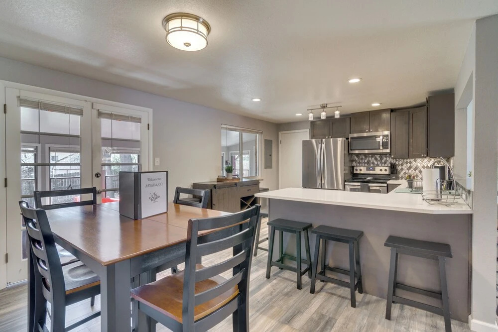 Hot Tub, Pool Table, BBQ Patio, Yard Games