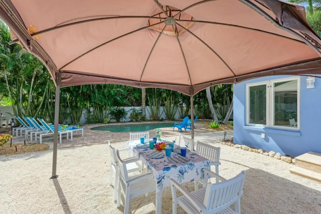 Sea La Vie - 205 - 55th
