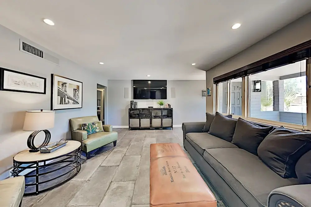 Peaceful Walled Paradise W/ Private Yard & Pool 4 Bedroom Home