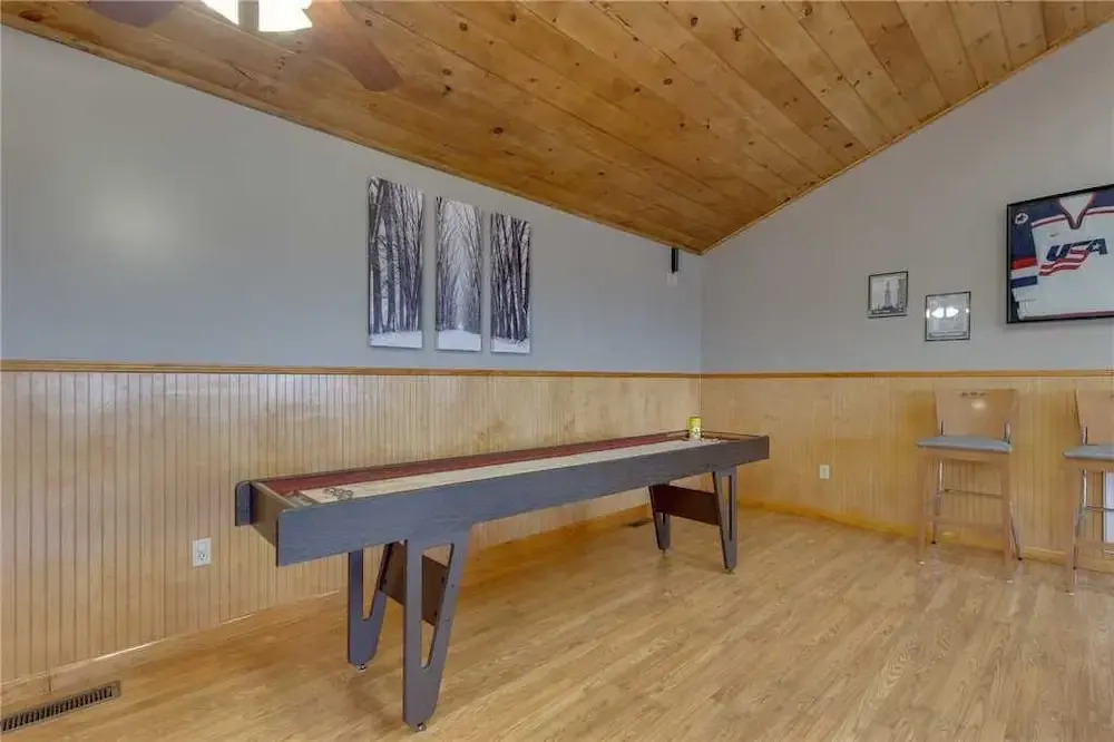 Autumn Leaves - Four Bedroom Cabin