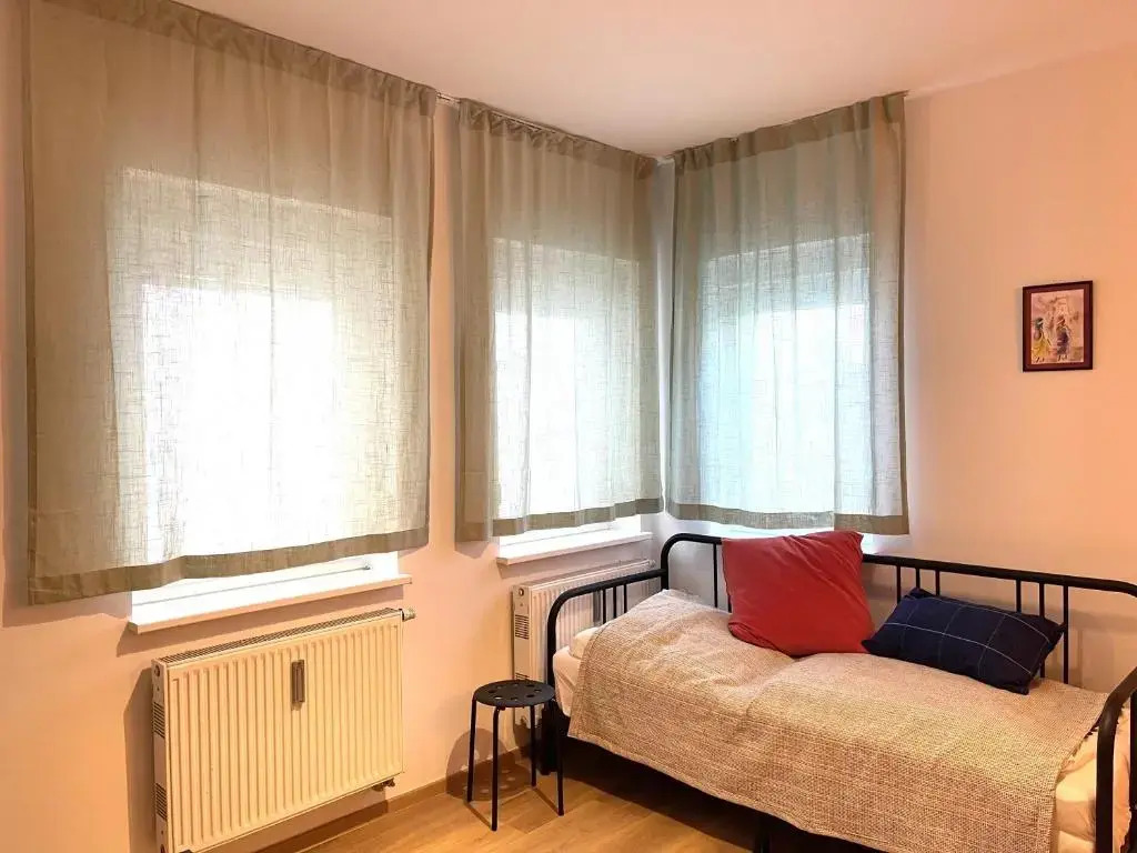 Modernes ORIGAMI Maisonette-Apartment mit Terrasse in Zentrum Stuttgart
