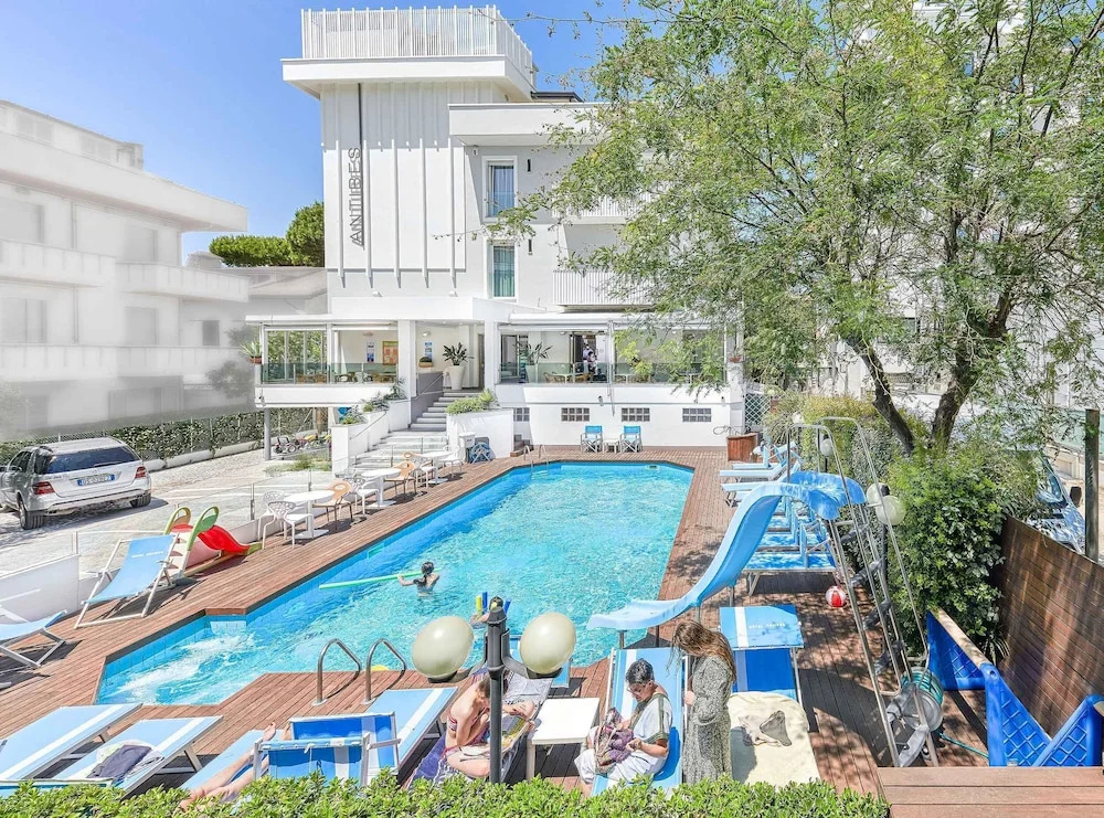Family Hotel Antibes -50m dal mare