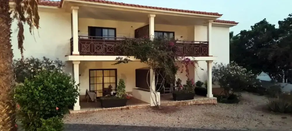 Tortuga Beach Lovely 2 bed Apartment and Gardens