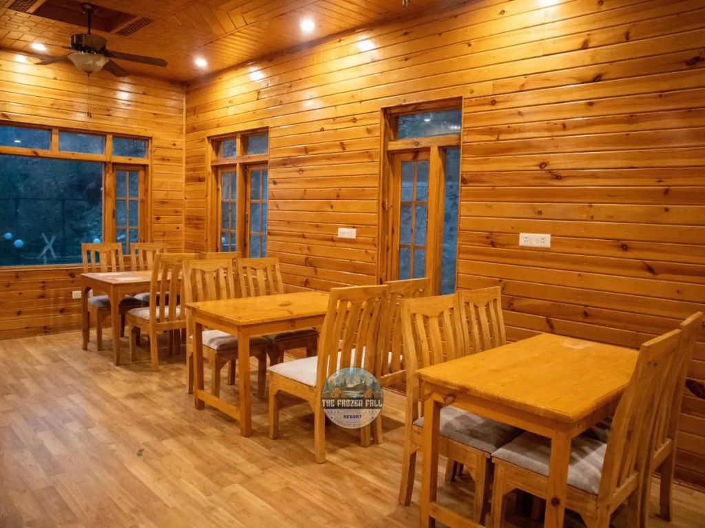 The FrozenFall Resort - Gulmarg