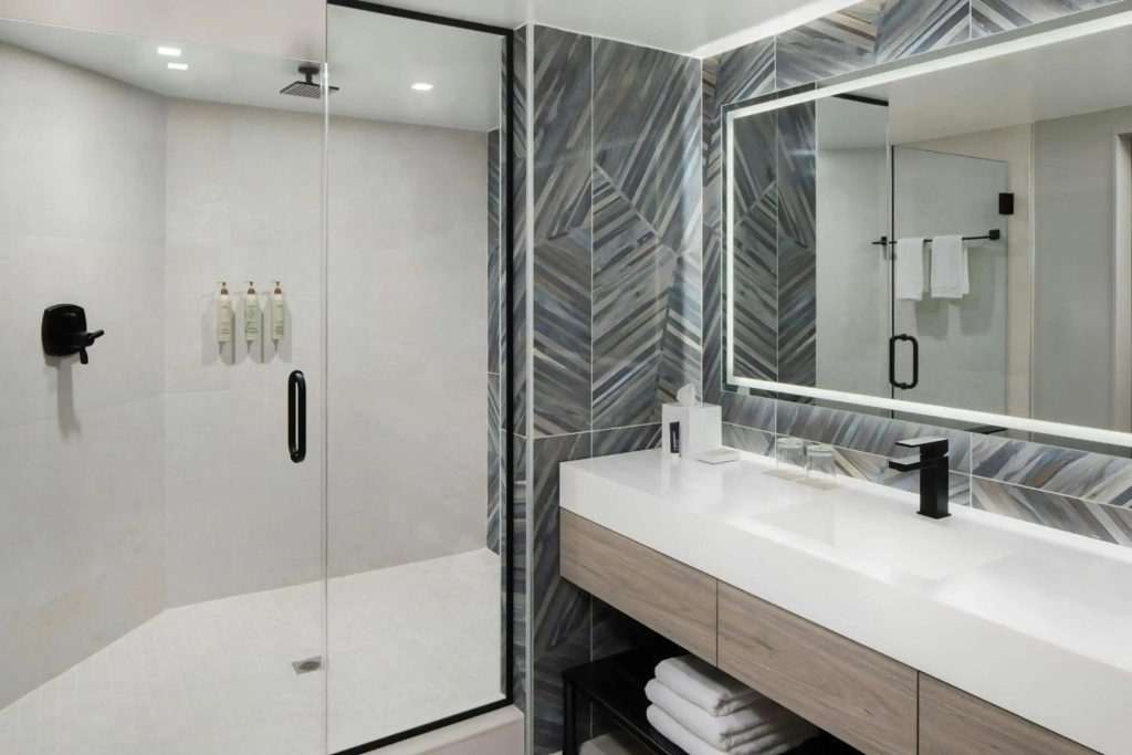 Отель Renaissance Daytona Beach Oceanfront