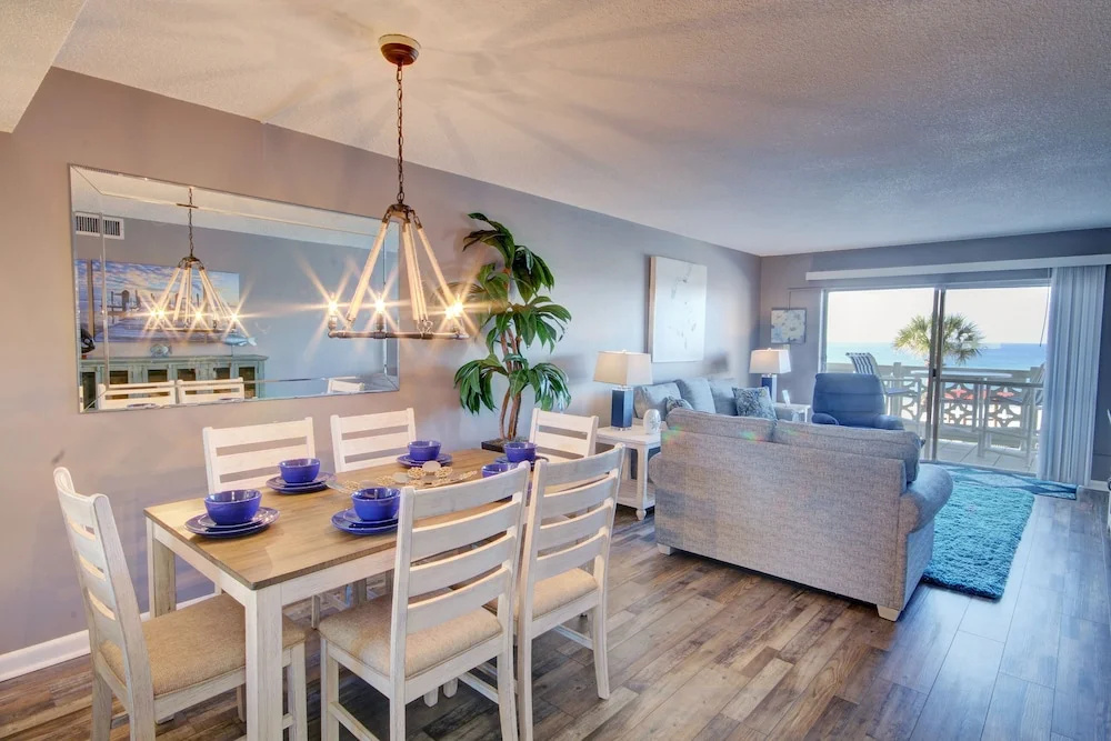 332 El Matador 2 Bedroom Condo by RedAwning