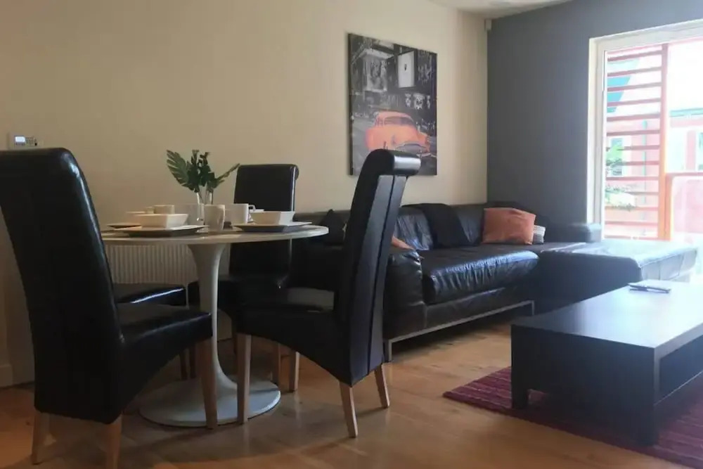 Apartment-sleeps4-balcony-parking-petsok