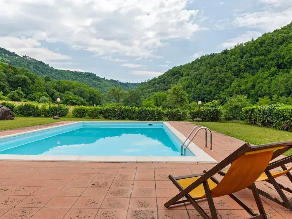 Apartment in Fosciandora With Pool