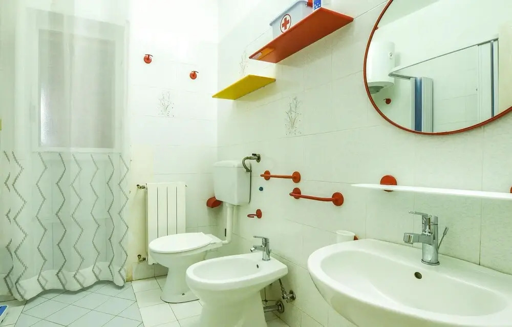 Awesome Apartment in Contrada Fiori Sud With 1 Bedrooms and Wifi