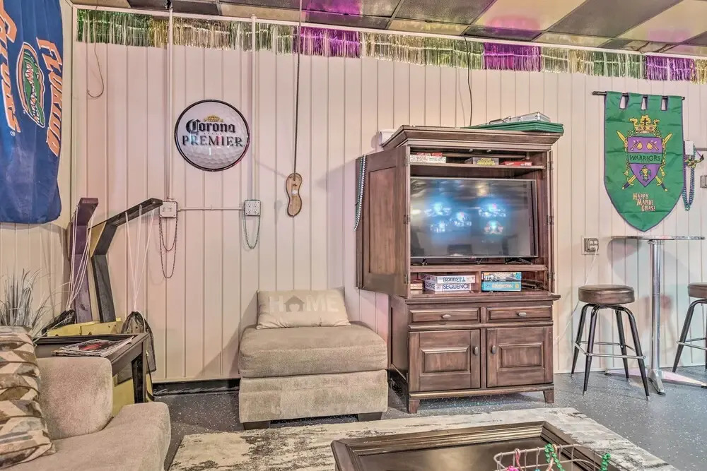 'the Float Yard' Pensacola Home w/ Pool Table