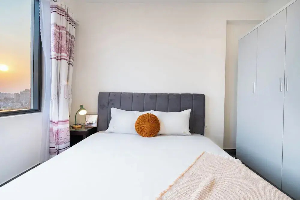 Soho Residences & Hotel - Ben Thanh Market, Bui Vien Walking Street & SG Historical Vibe