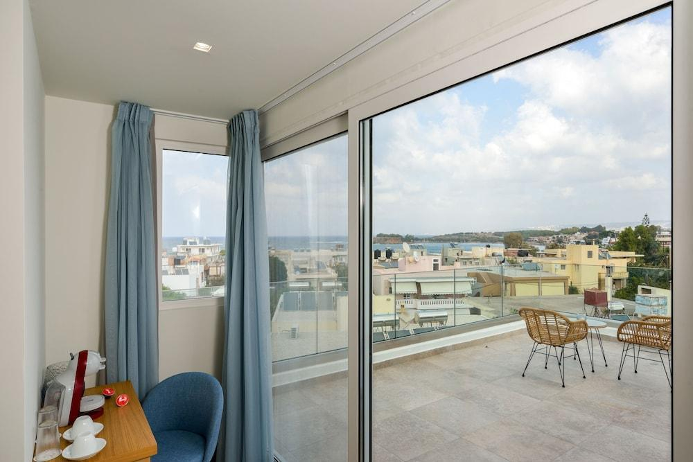 Stylish S&k 'k' Villa 200m From The Beach