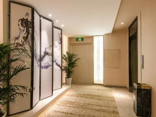 Home Plus Hotel (Chengdu Shuangliu International Airport)