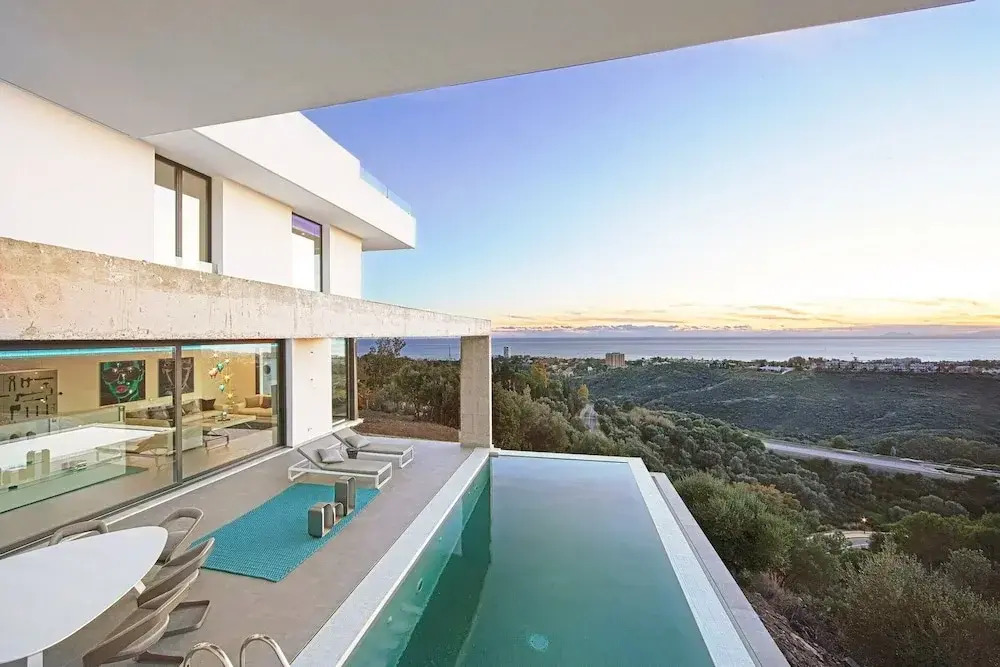 Villa in Marbella With Private Heated Pool