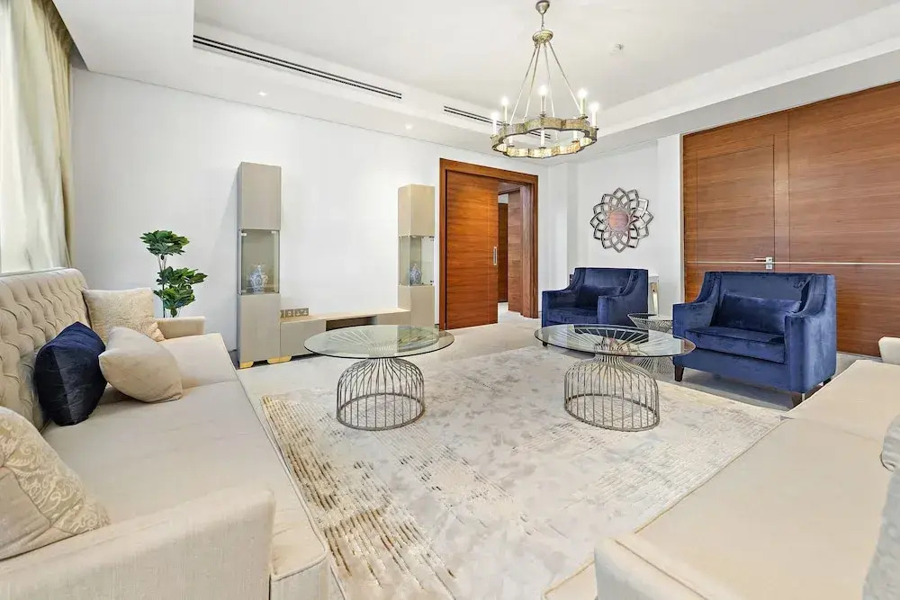 WelHome - Luxe Villa With Private Pool Near The Beach