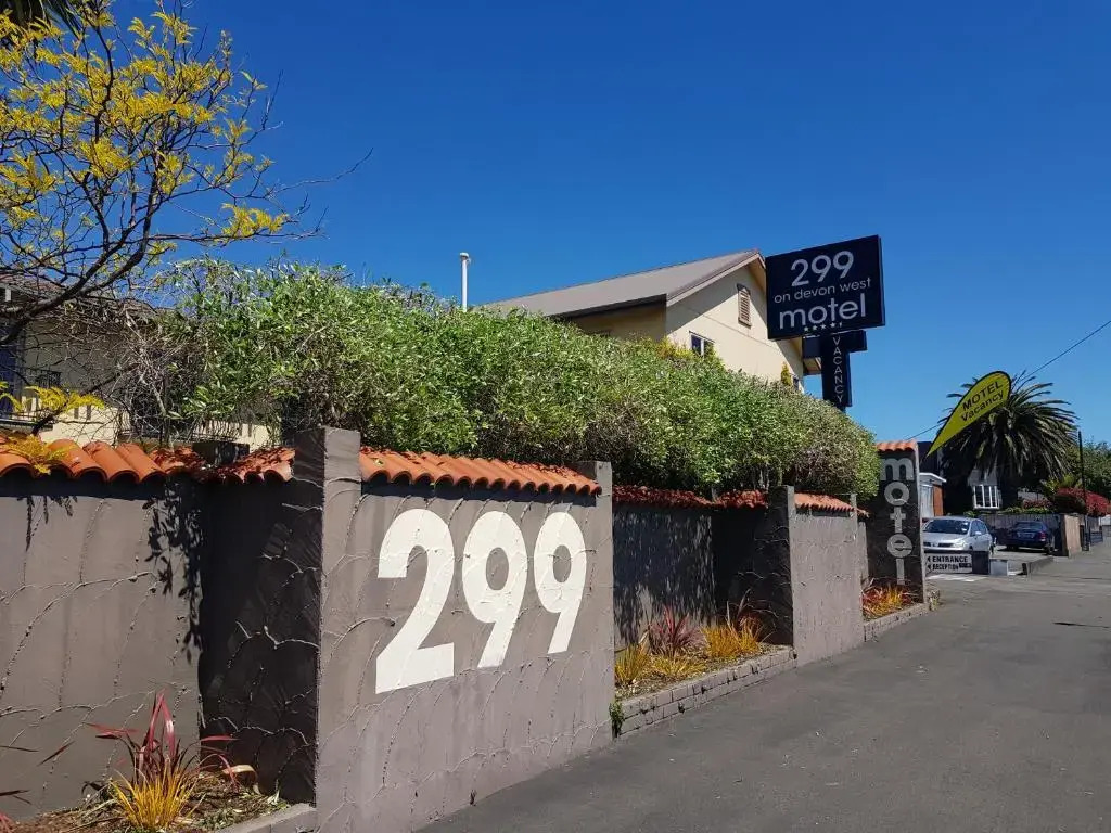 299 On Devon West